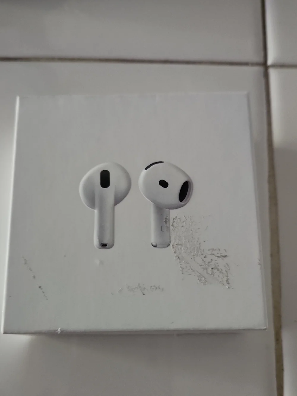 BRAND NEW APPLE AIRPODS 4 With Charging Case